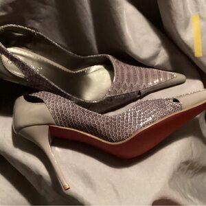 Grey slingback snakeskin print pumps